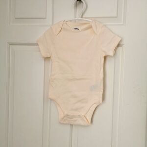 3/$20 BNWOT Old Navy Short sleeve onesie size 18-24 m